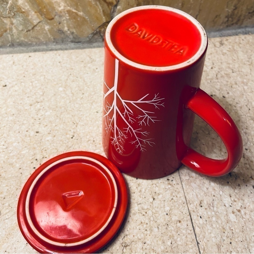 David’s Tea The Perfect Mug Set: Red ceramic mug with white tree design and lid - Picture 6 of 12